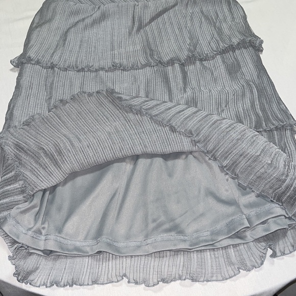 LULUS CHEERS AND TIERS GREY
CHIFFON PLEATED SURPLICE TIERED Mini
DRESS M - Picture 12 of 14